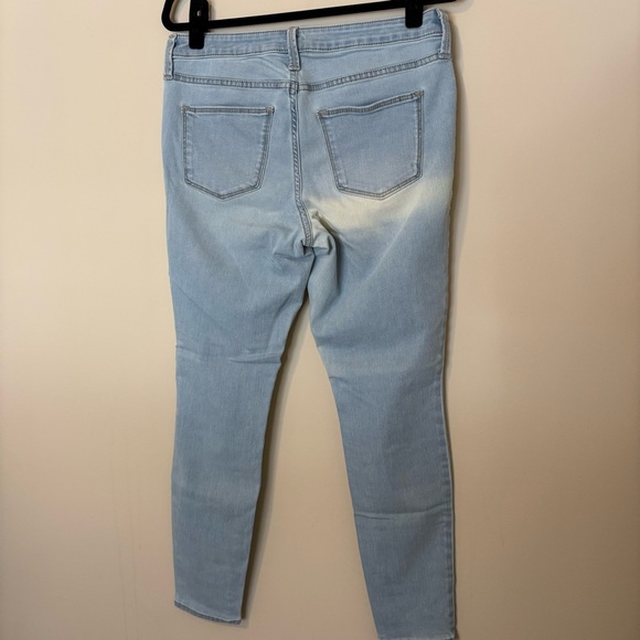 Universal Thread Women’s Mid-Rise Jegging Light Wash Jeans Size 8 - Picture 9 of 11